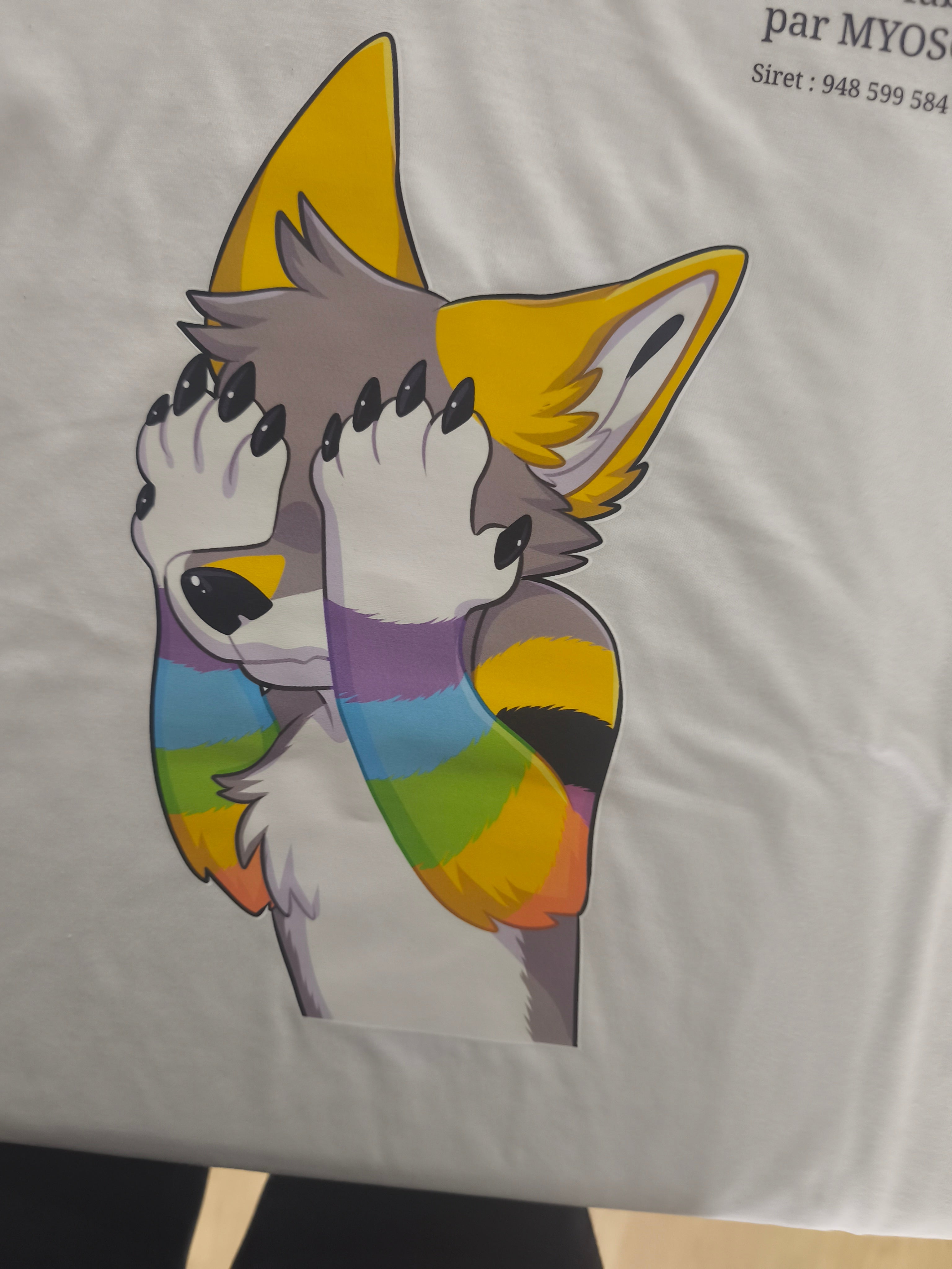 t-shirt avec mon avatar renard lgbt qui ce cache les yeux de honte
