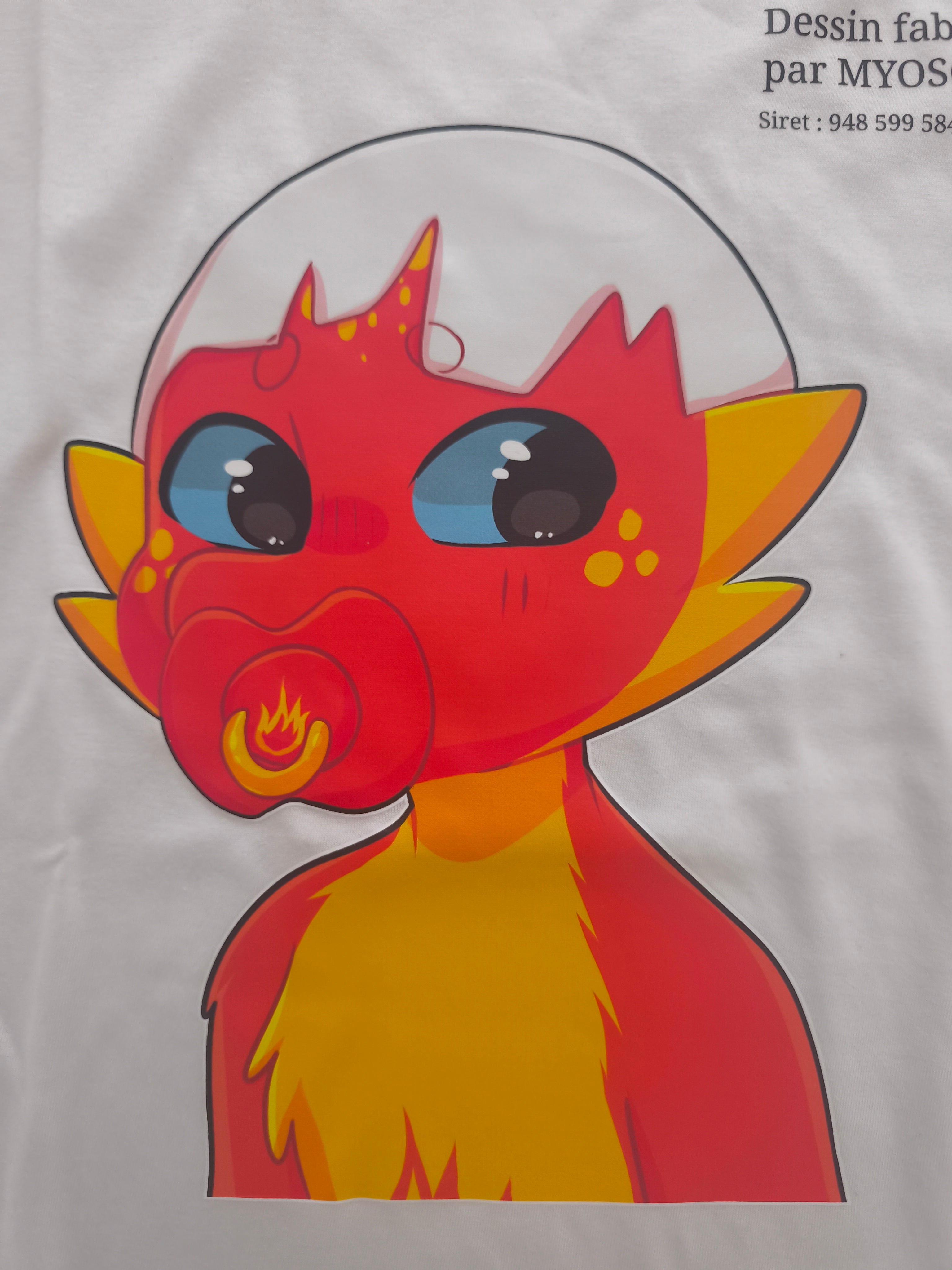 t-shirt avec mon avatar bébé dragon qui suce sa tétine