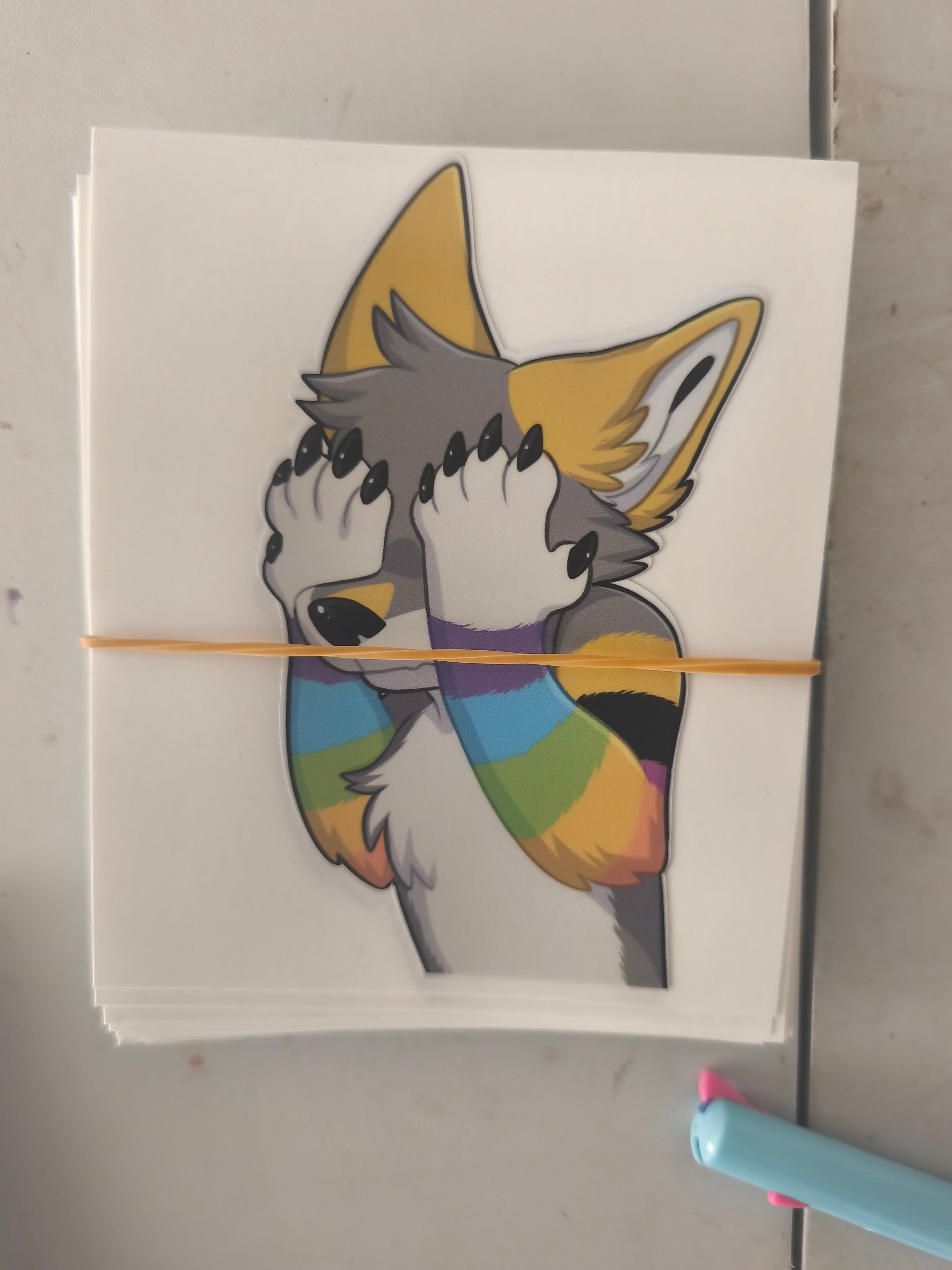 sticker foxstar54000 qui se cache les yeux